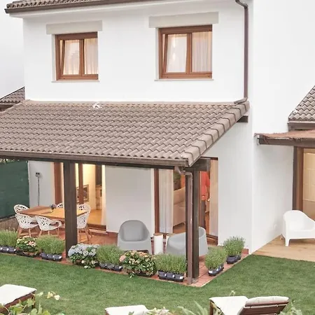 Yuhom, Casas Con Alma. Xacedos 5 Сasa de vacaciones Mino